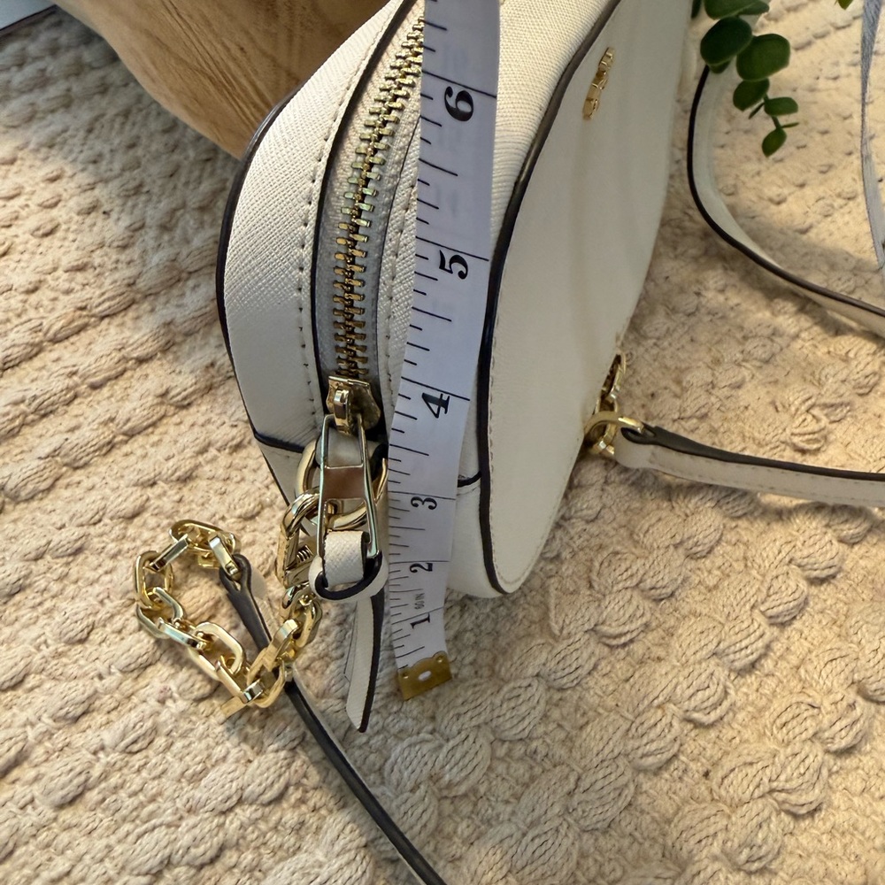 Tory Burch Ivory Emerson Round  Crossbody Bag with Gold Chain - Picture 9 of 9